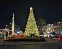 Minutes from Downtown Franklin. Shopping, Dinning, Live Music, and seasonal events!