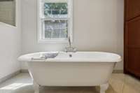 Claw Foot Tub for Relaxation