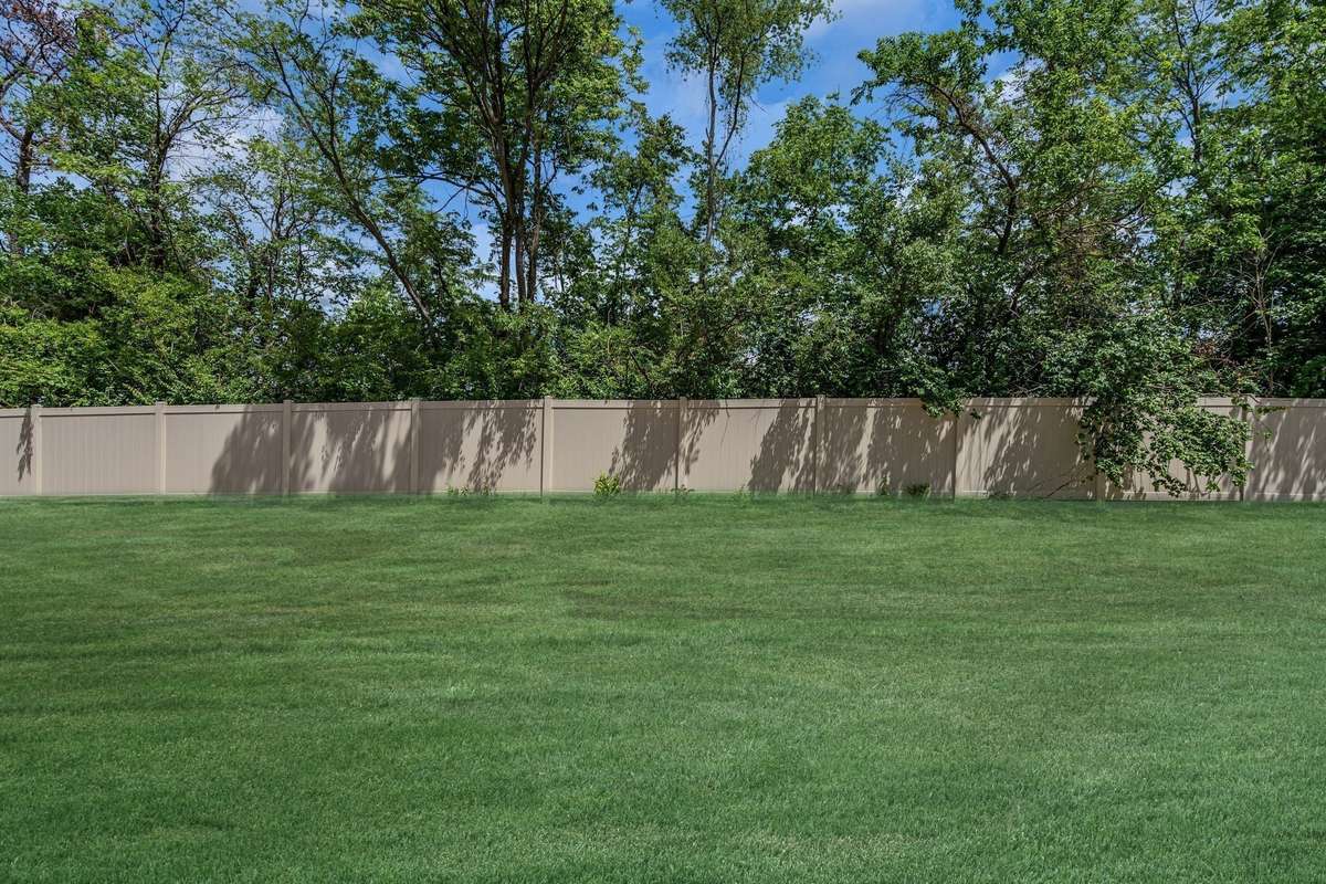Beautiful Open common area behind the Townhomes that lead to the Park and PIckleball Court.
