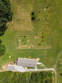 Nestled in the foothills of Van Buren Co
Great garden area w/high fence