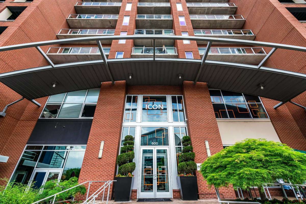 Step into The Icon in the Gulch, Unit 1101 for sale, located at 600 12th Ave South, Nashville, Tennessee 37203. Contact Listing Agent Joyce Friedman of Crye-Leike, Realtors for more information at Cell (615) 714-1666 or Office (615) 771-6620.