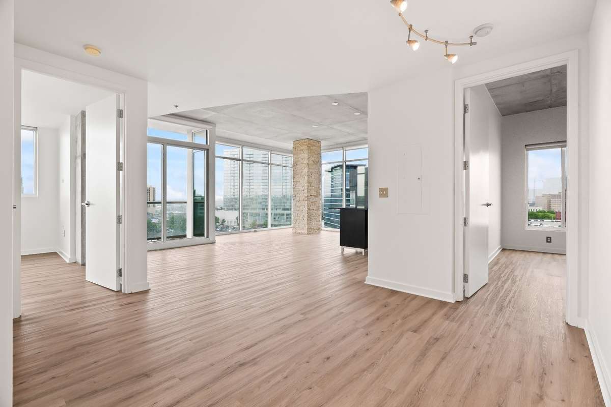 A whole new world of elegant condo living awaits you at The Icon in the Gulch. This Unit 1101 offers the most desirable corner unit & most desirable floor plan with 2 bedrooms and 2 baths at 1250 sf. Inquire about options to find expandable space.