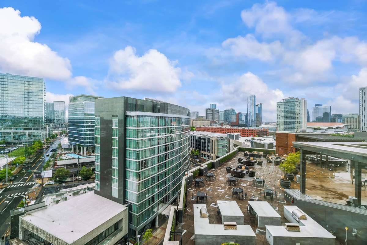 View of The Gulch and The Icon patio from the Primary Bedroom windows. Have guests visiting? The Thompson Hotel is located directly across the street from the Icon, and the Icon is only one block away from the W Hotel.