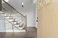 Example photos, colors and materials may vary.