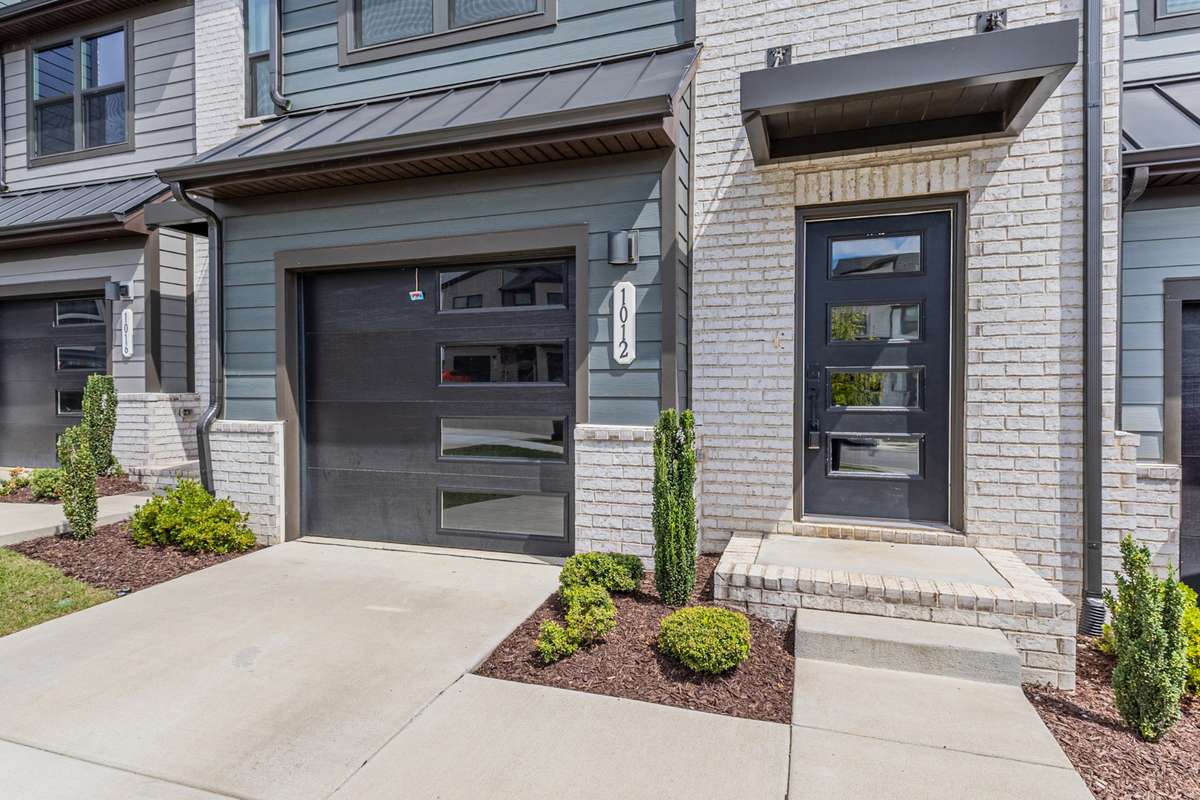 HOA maintains the exterior, insurance, landscaping and high speed internet!