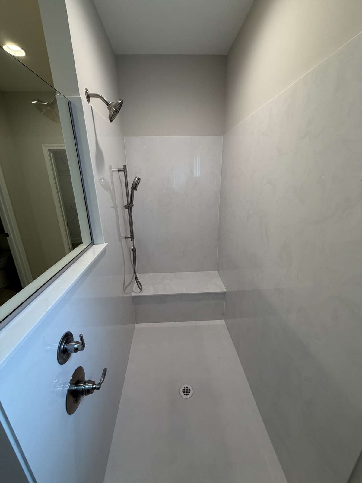 Large primary shower