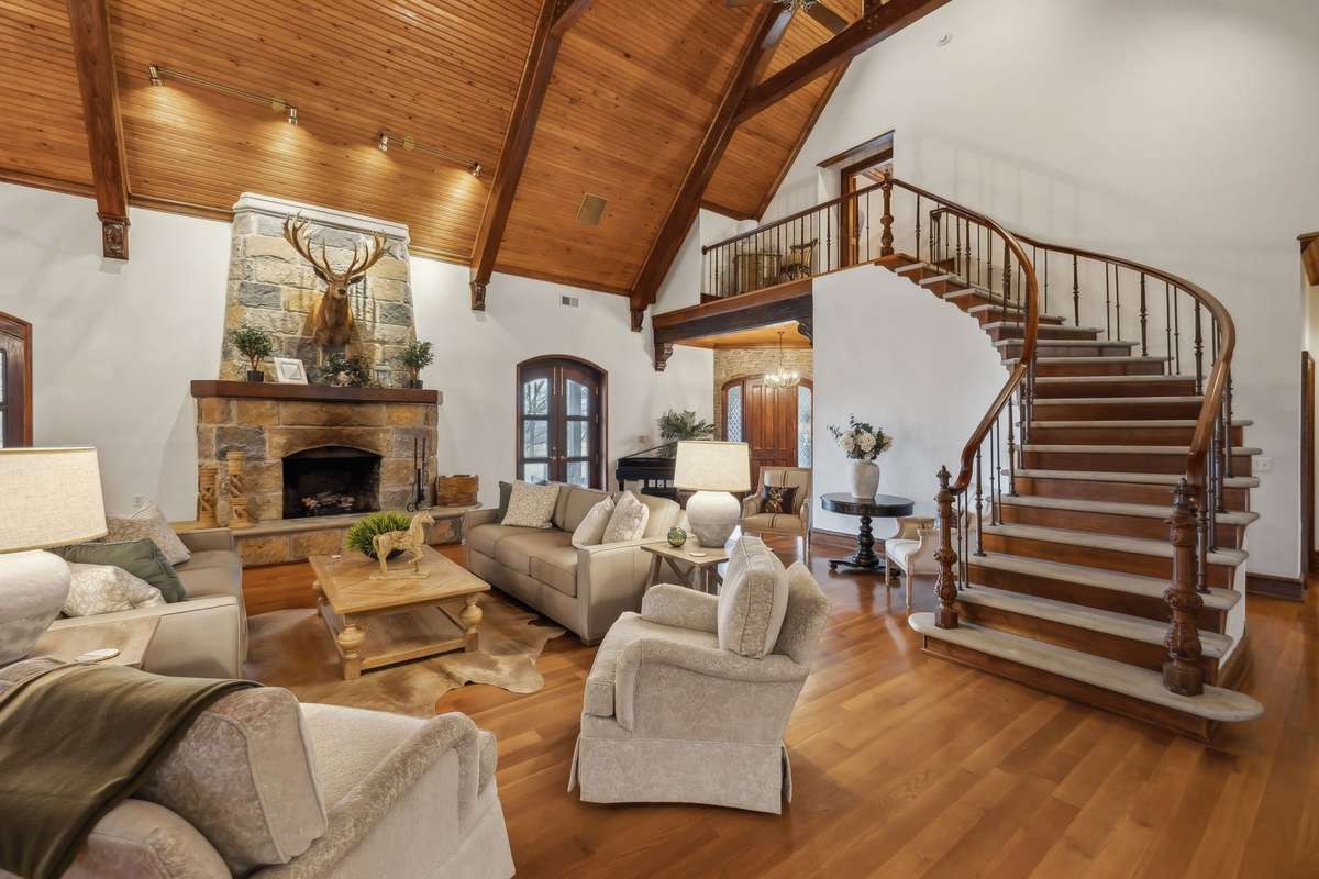 Huge Main living area