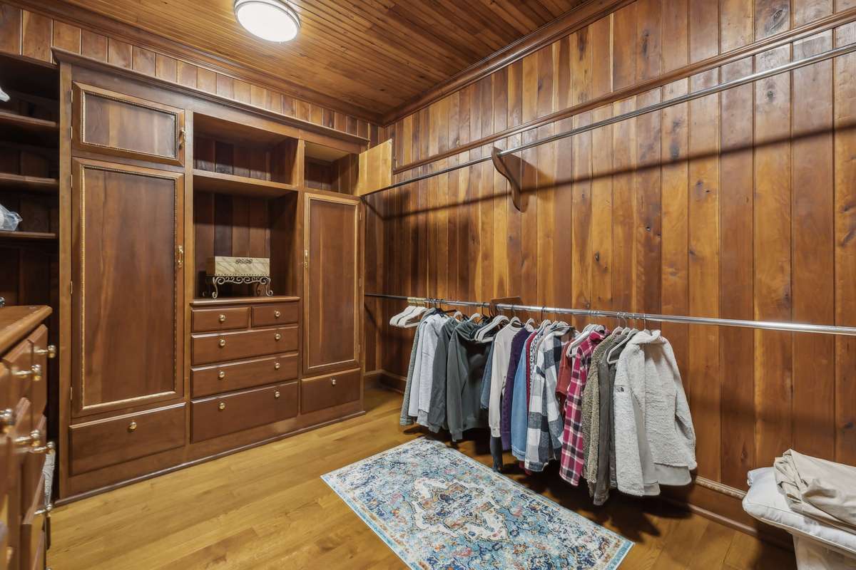 Primary Suite Closet