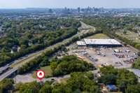 Minutes from downtown  Nashville!