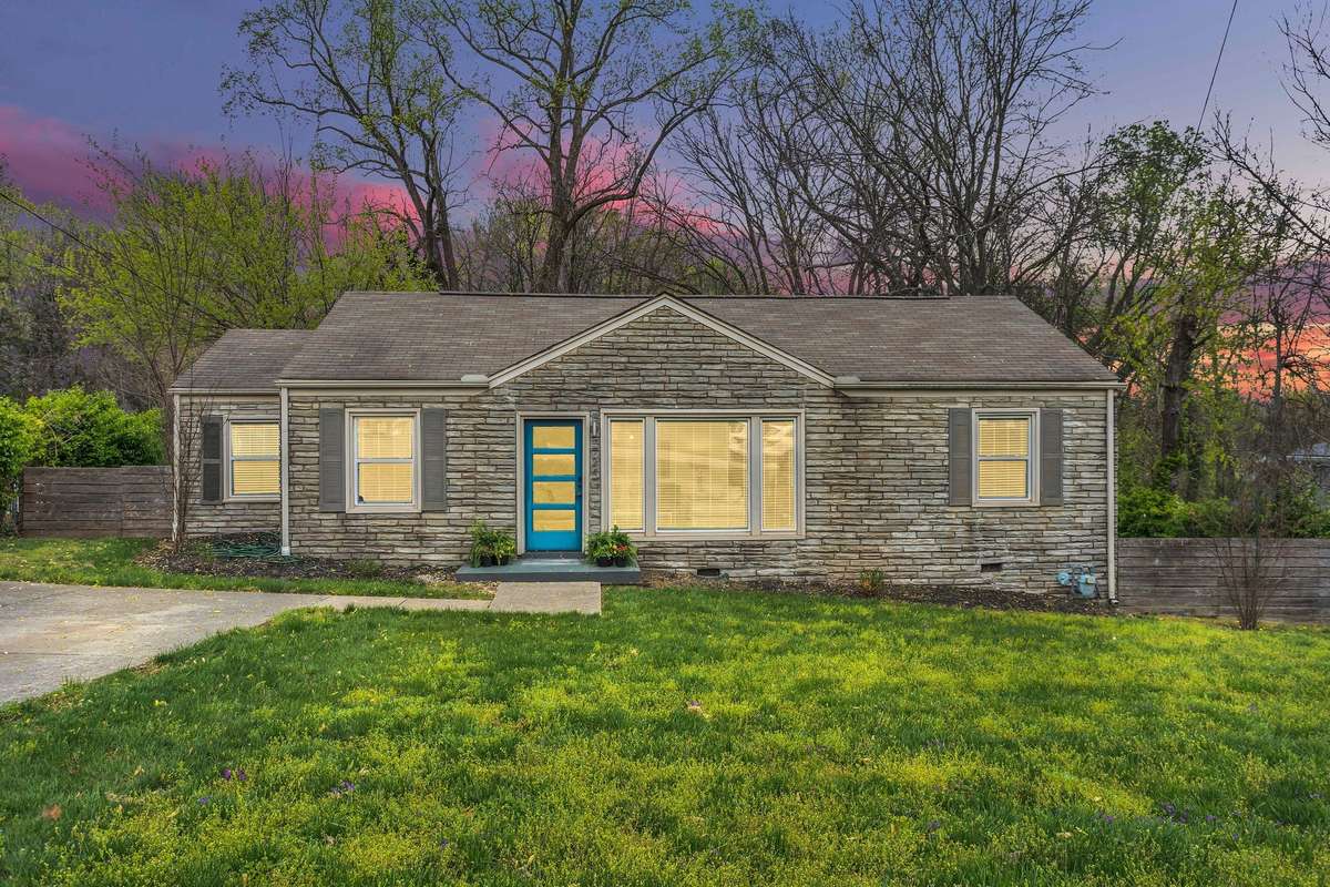 Adorable cottage close to everything Nashville!