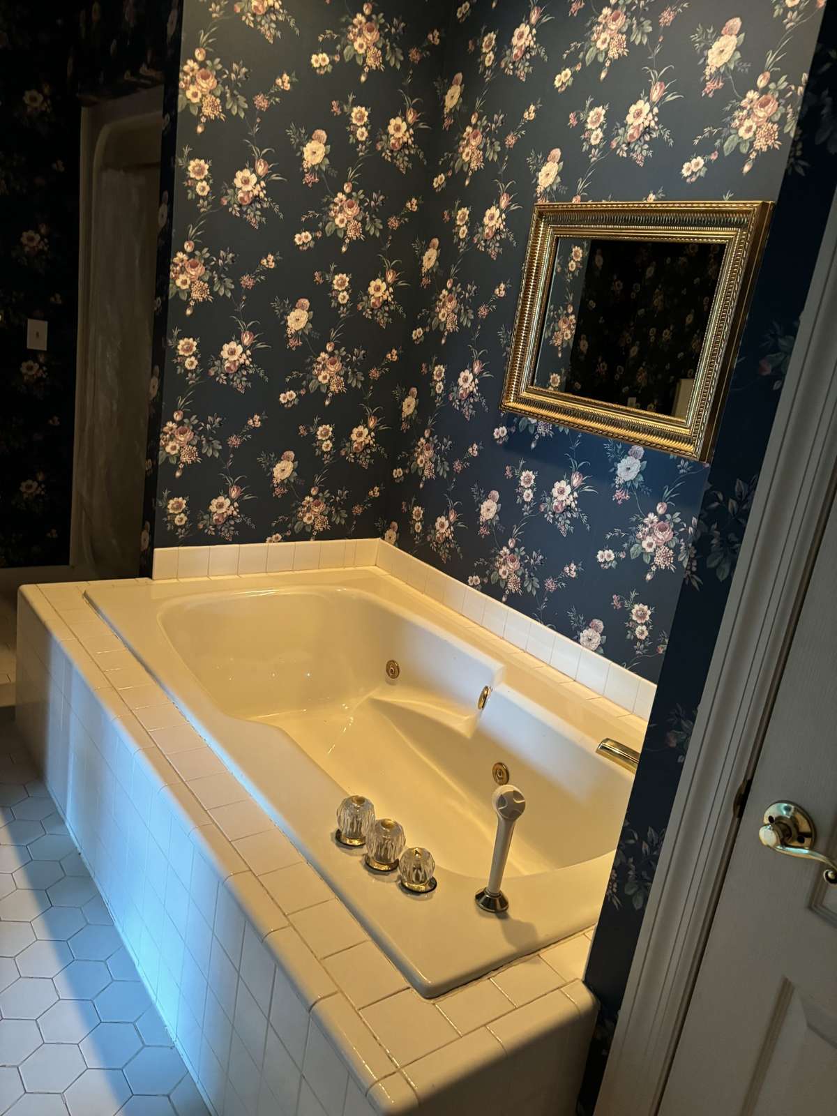 Relax and unwind at the end of your day in your jetted tub.
