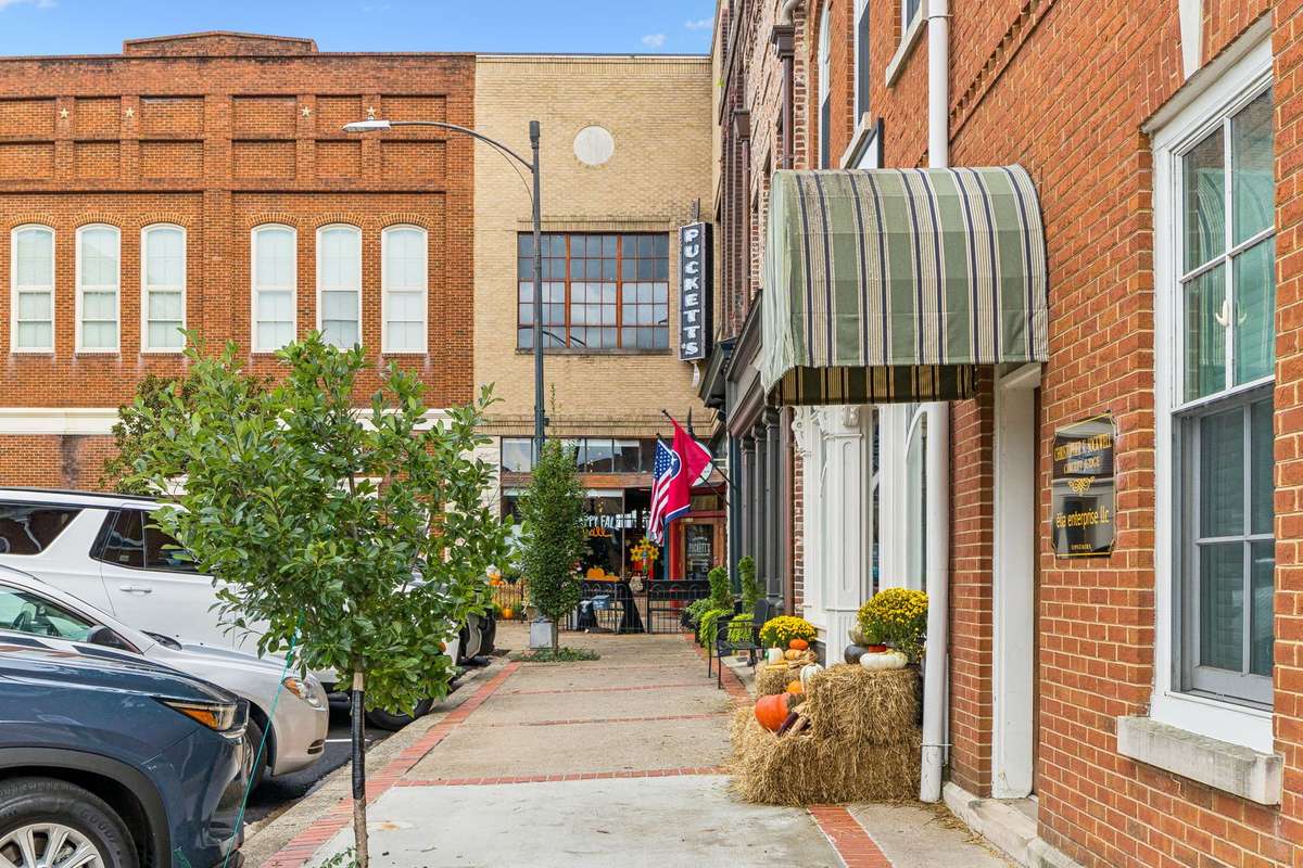 Downtown Columbia ~15 minutes away