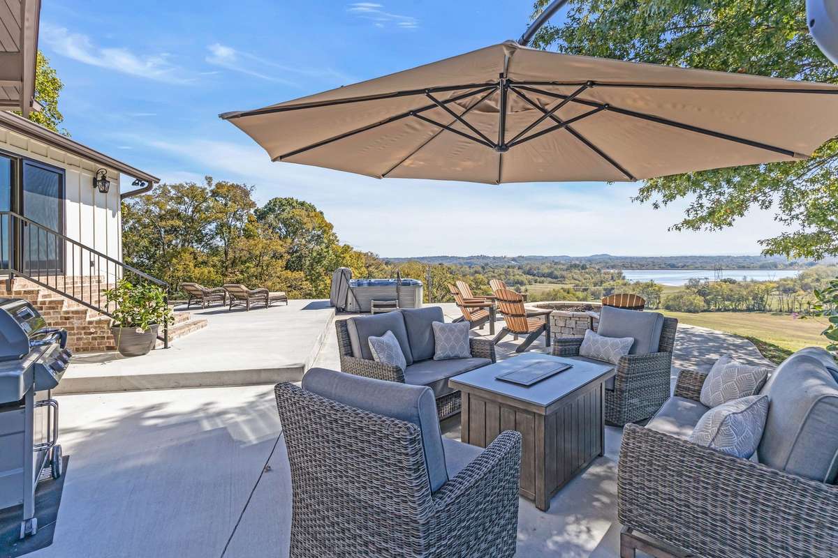 Large entertaining patio with plenty of space for all your outdoor needs.