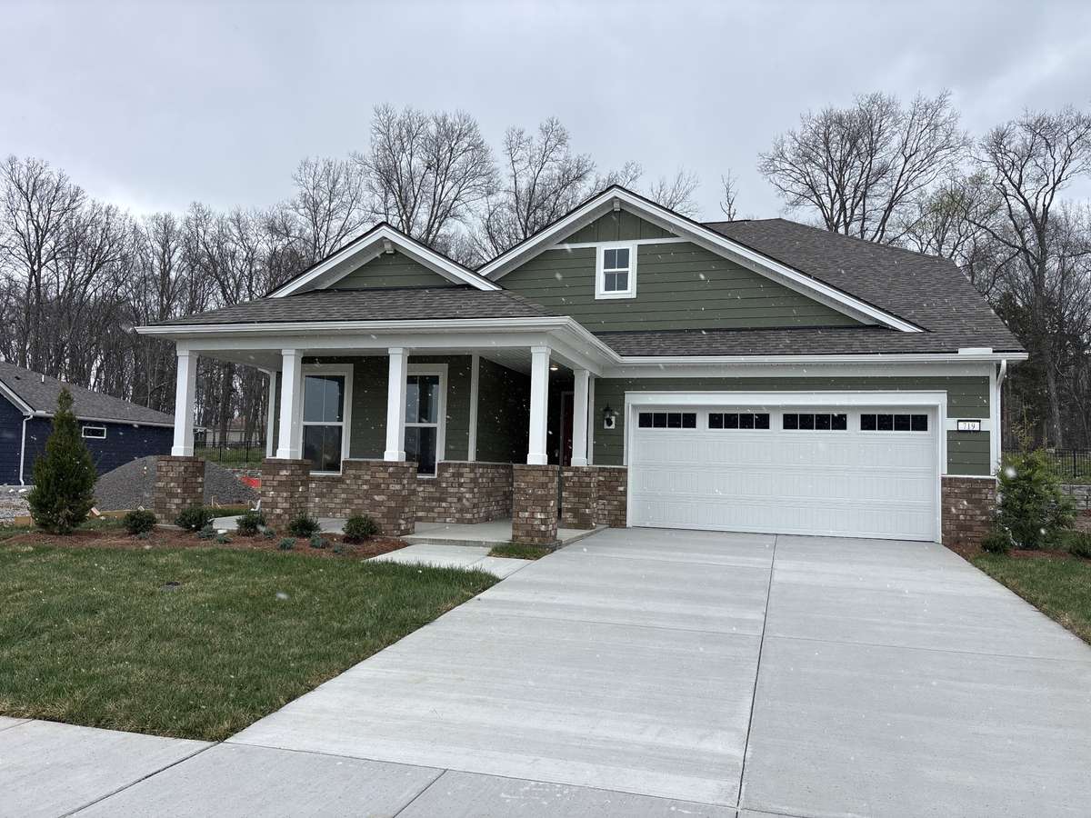 Actual Palmary Home - Full Porch!