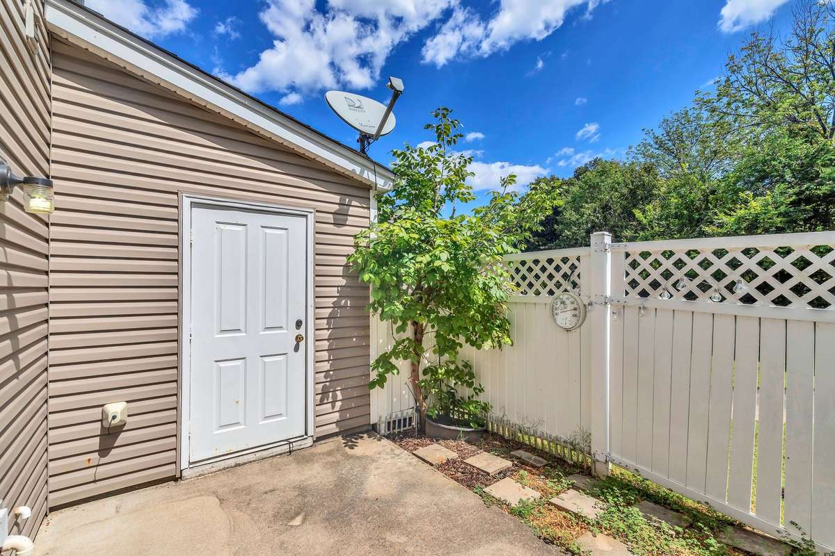 Yes, there is plenty of outdoor storage!