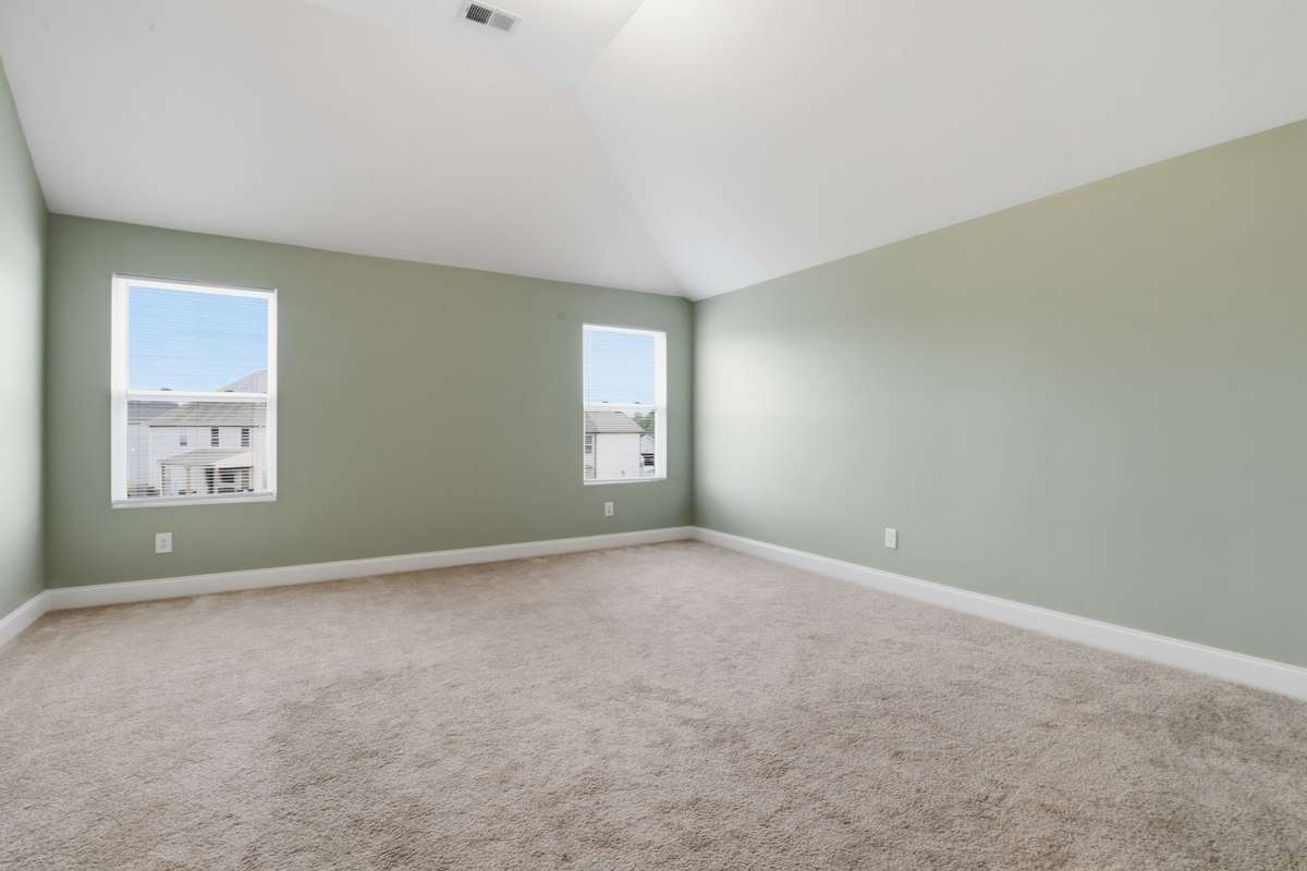 Bonus room w/small closet