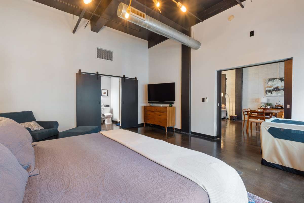 Another view of main bedroom.