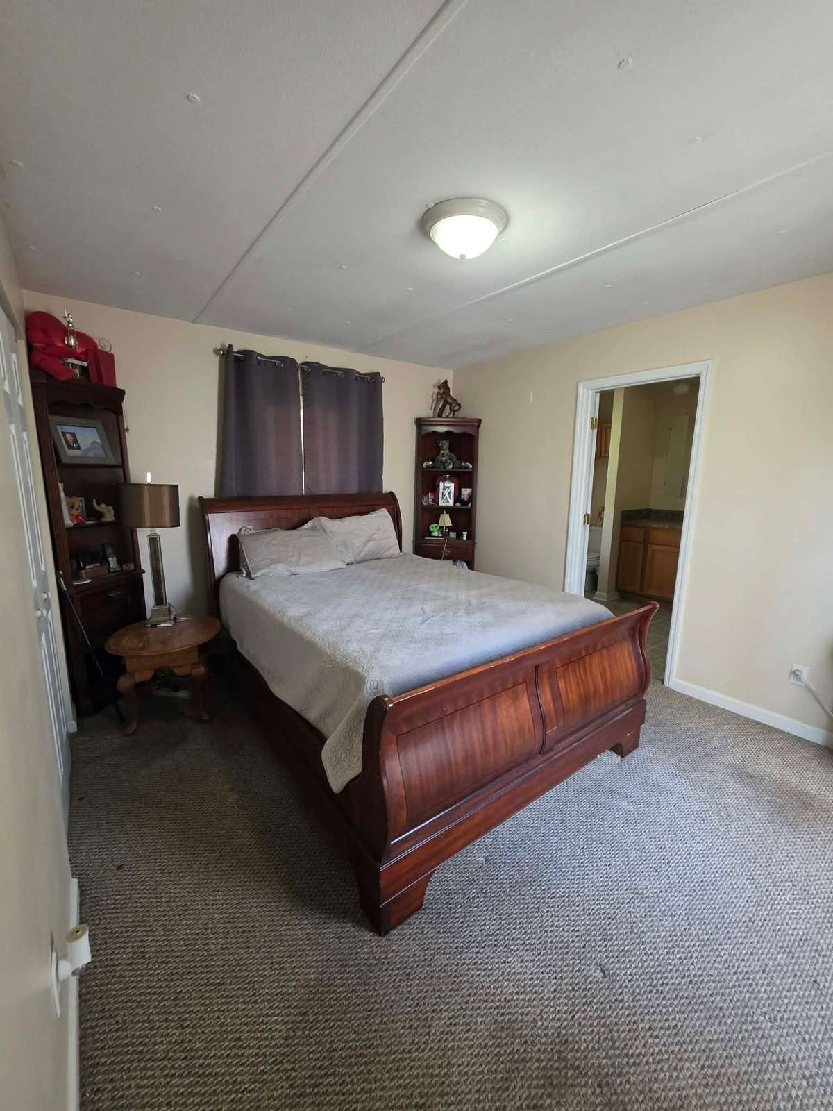 Bedroom in mobile home