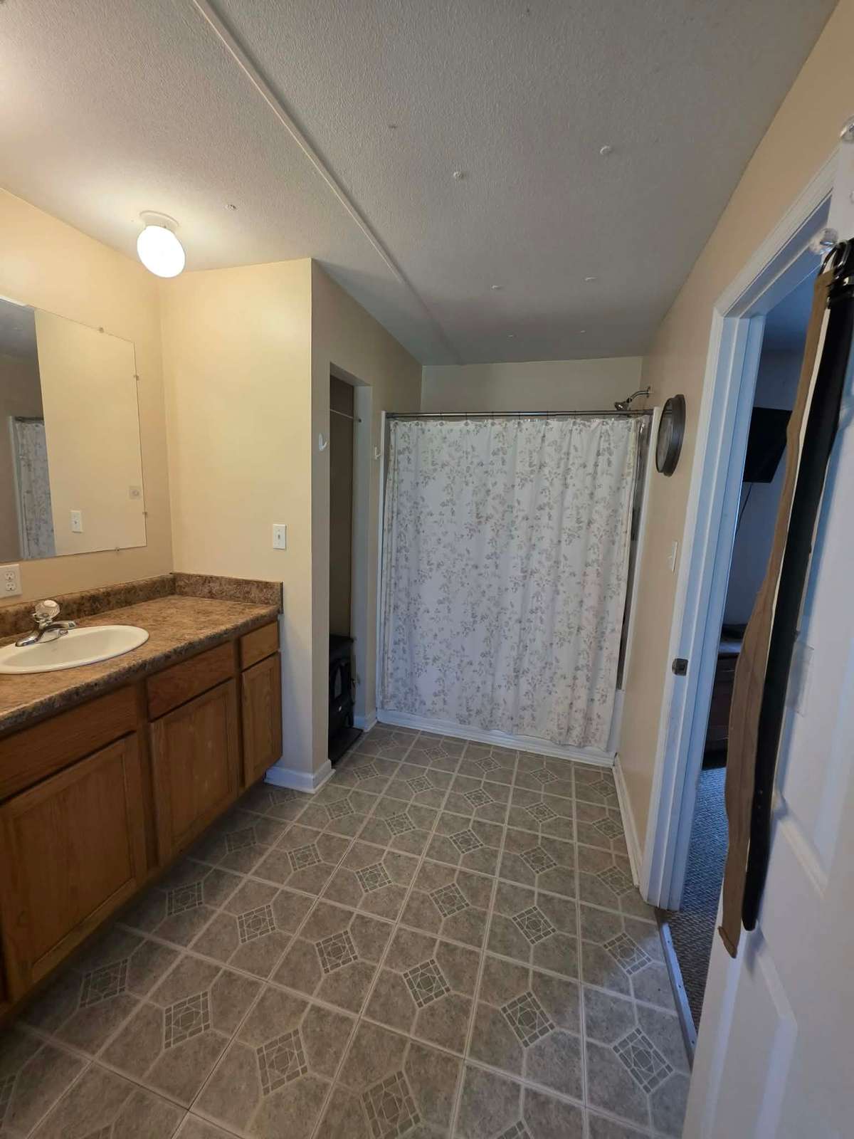 Master bath mobile home