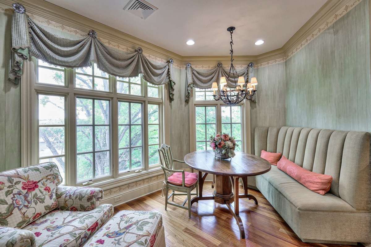 Built-in breakfast nook. Pictures taken when home was furnished. Condo is currently unfurnished.