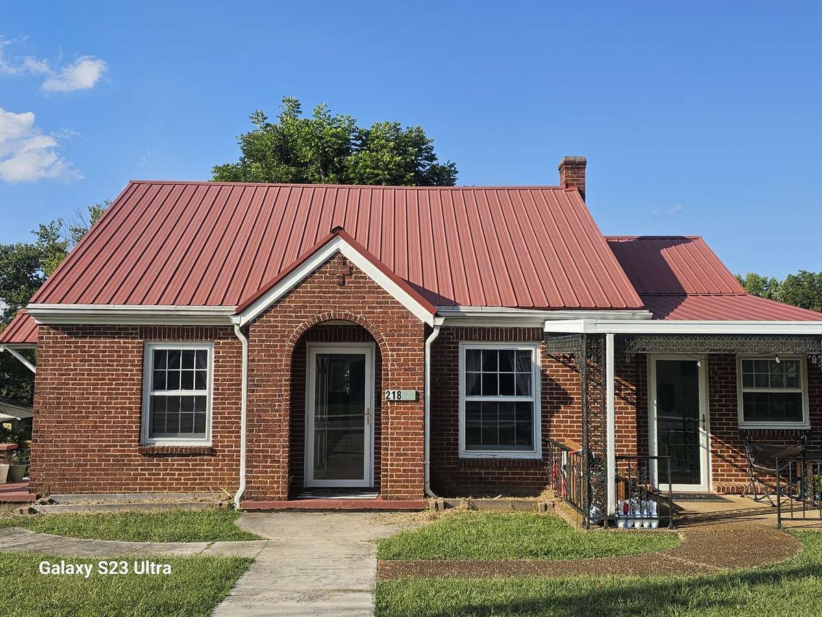 100% Brick built in 1948