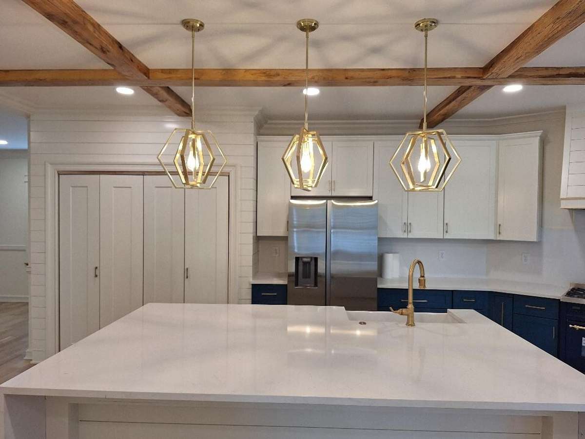 Beautiful Quartz Island with sink, dishwasher and microwave / warmer.