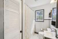 Full bathroom on main level