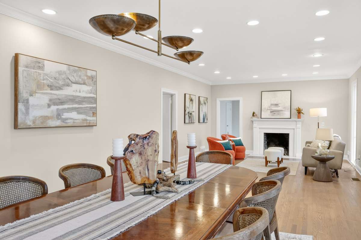 Expansive dining room open to formal liviing