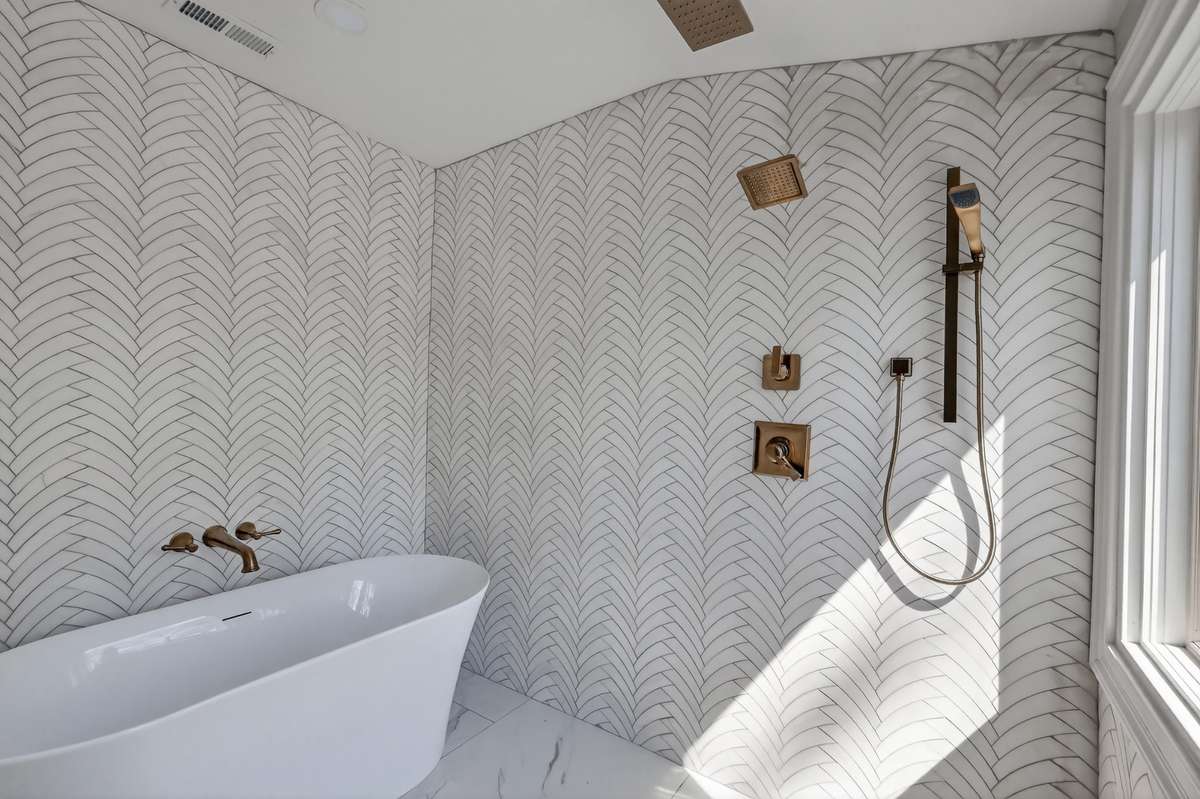 Owner's bath in upstairs primary suite