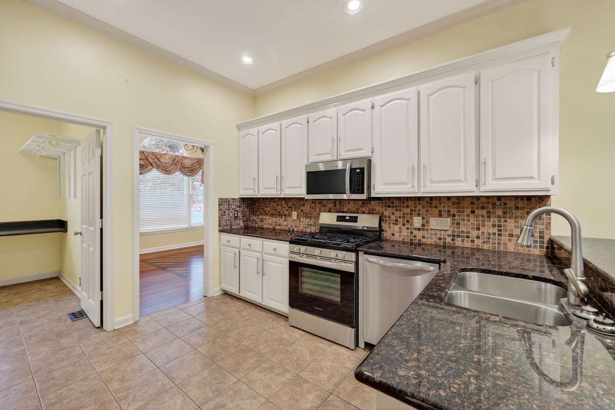 Tremendous amount of cabinetry in this kitchen