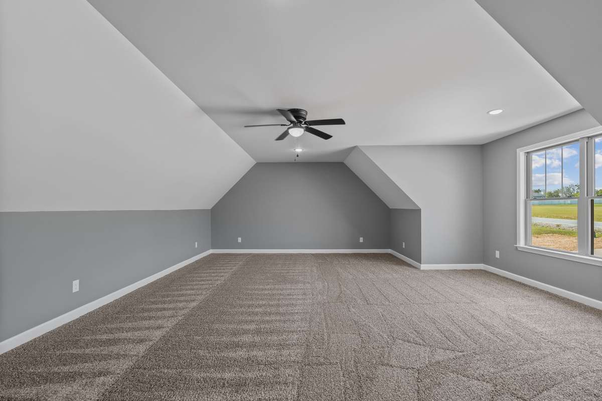 Look at this bonus room!!