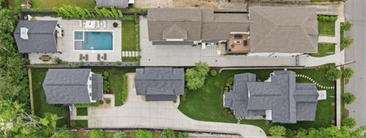 These detached and fully custom homes provide a multitude of possibilities: family compound with multi-generational living, immediate rental income for savvy investors, home studio for the creatives or a fabulously private retreat for your guests.