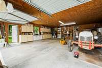 Large storage offers cabinets creating the perfect workshop.  6728 Jim Cummings Hwy Bradyville TN 37026