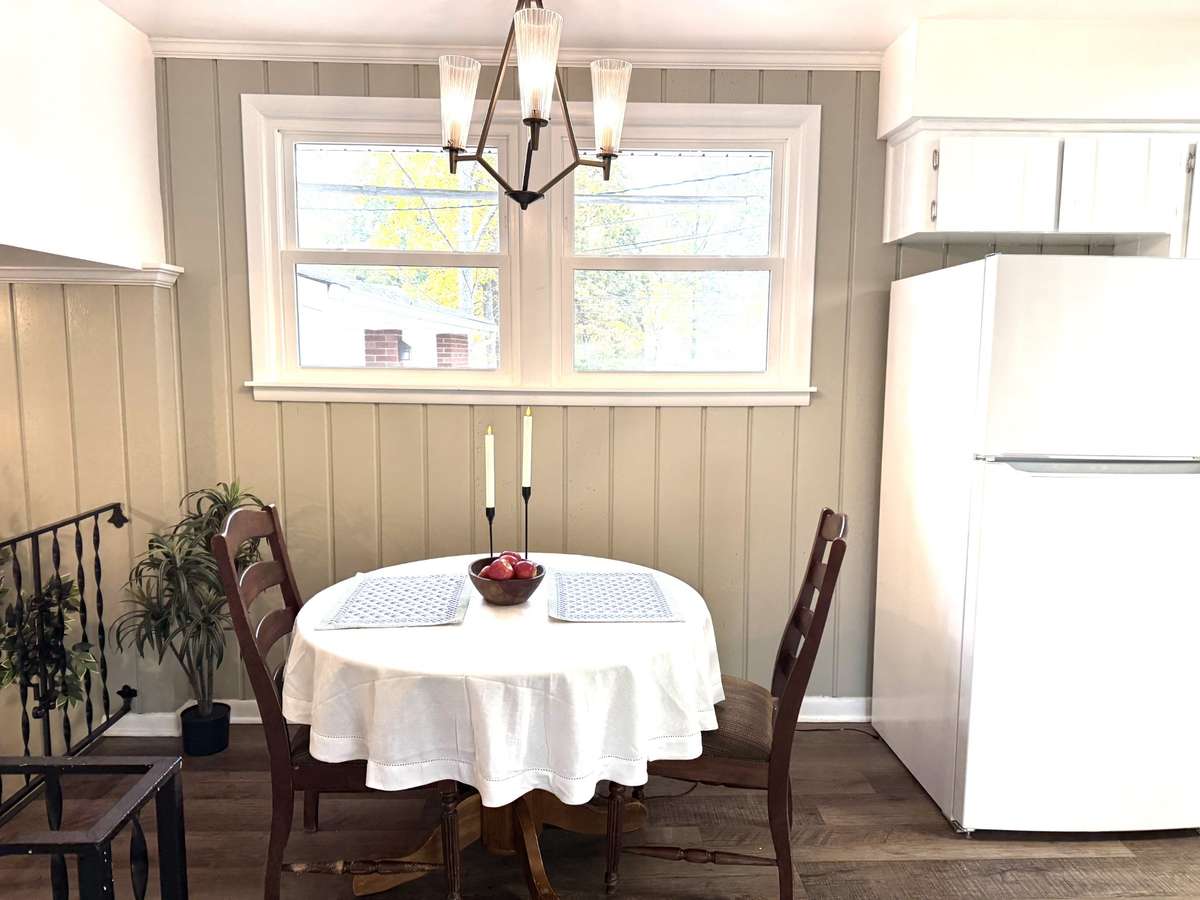 Eat in kitchen