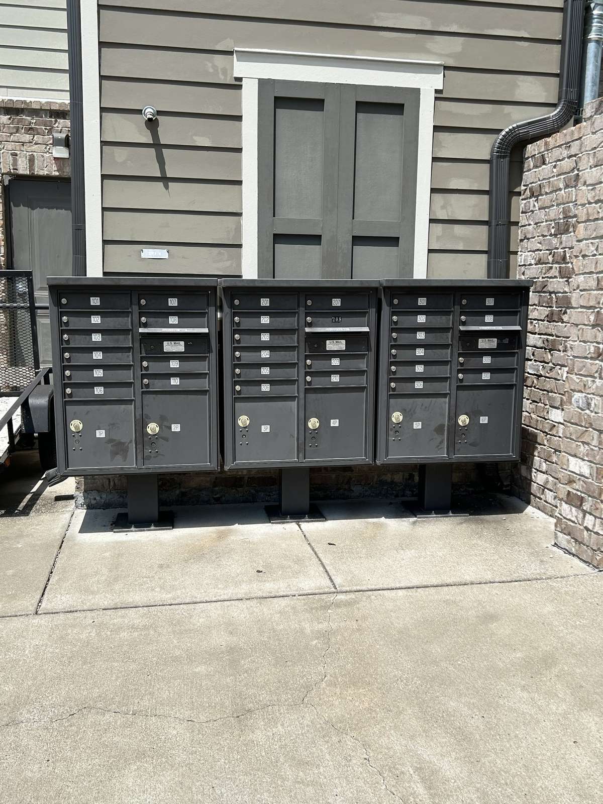 Individual mailboxes at the rear as well.