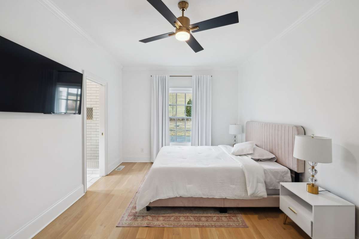 First floor, second bedroom with ensuite.