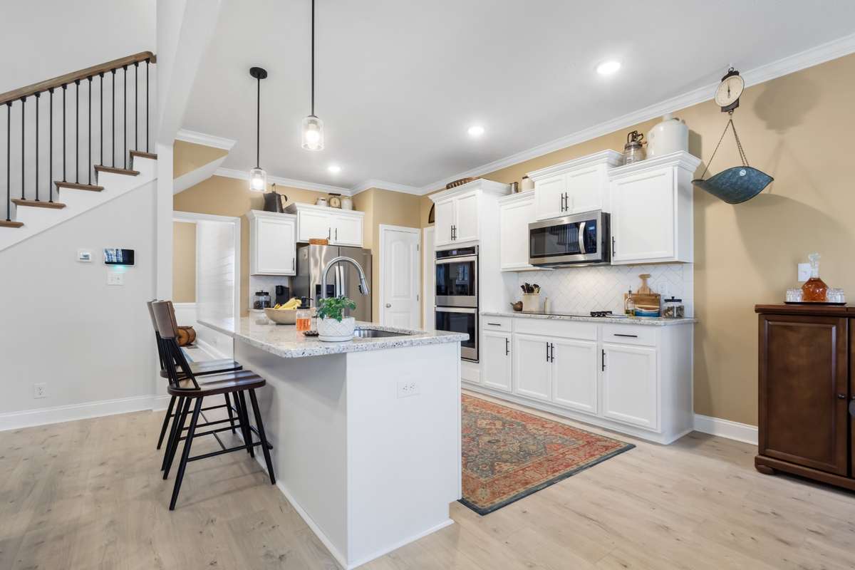 LARGE BREAKFAST BAR - OR WORK ISLAND
