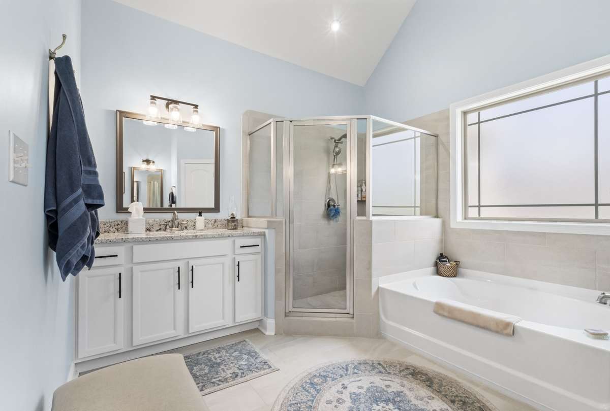 ANOTHER VANITY AND  A JETTED TUB TO RELAX AFTER A LONG DAY !