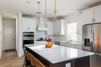 Large island to grab a quick bite before you're out the door