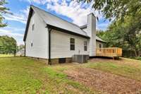 Great location + no backyard neighbors