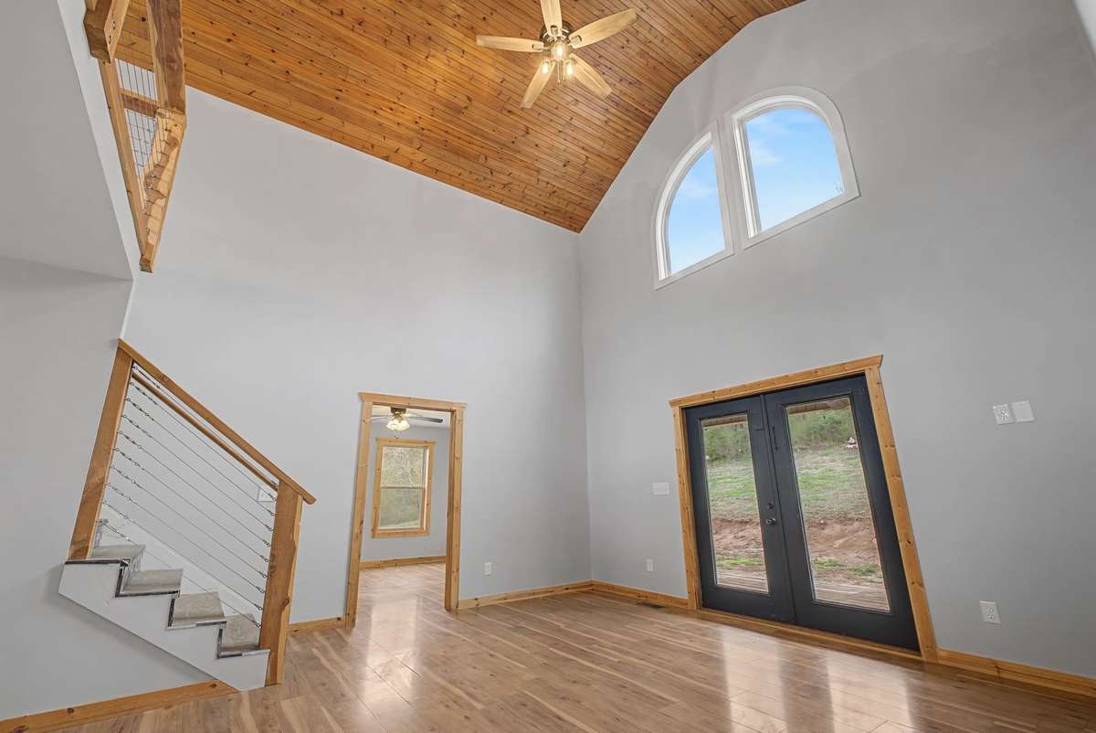 Look at the amazing wood plank ceiling!!!
