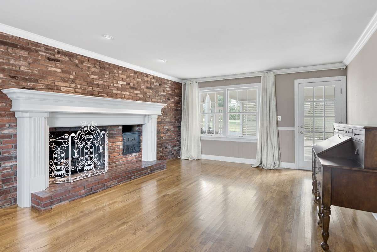 Fireplace once with an Electric Fire[lace insert, No steps to the outdoor Carport