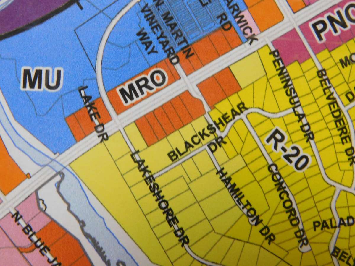 Notice the Nashville Pike Overlay from the City of Gallatin, clearly indicates the Possibility of
  a Future commercial Rezoning from the Powers in Authority
