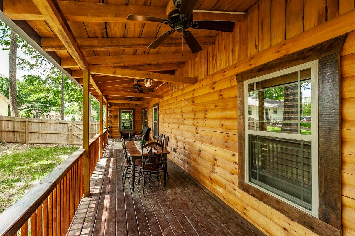 Side porch!
