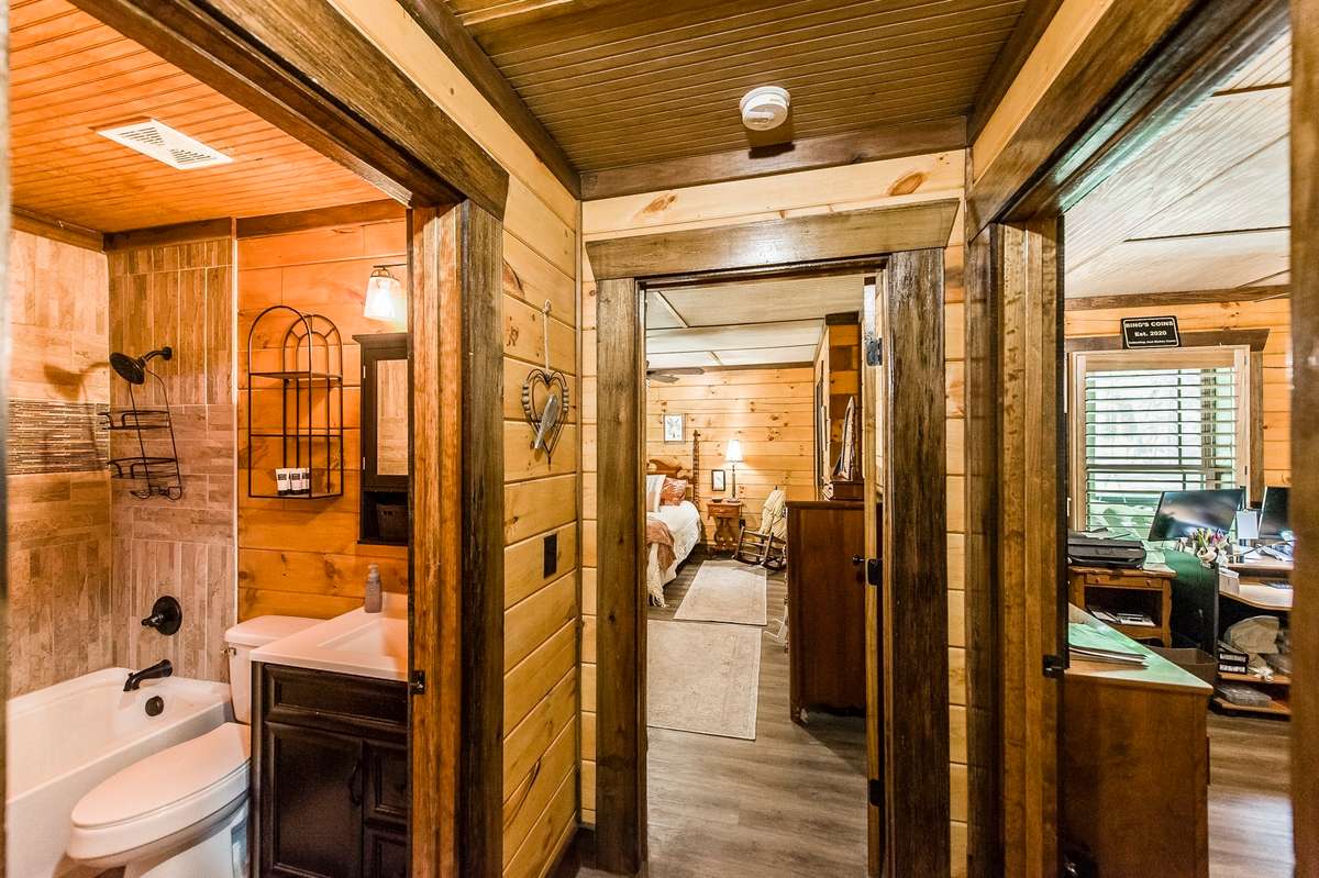 Full bath and the other 2 bedrooms