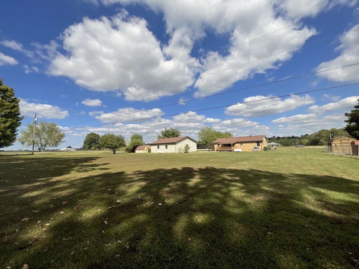 Are you ready to own a piece of Tennessee? It’s located a rocks throw from the Highway 79 restaurant.