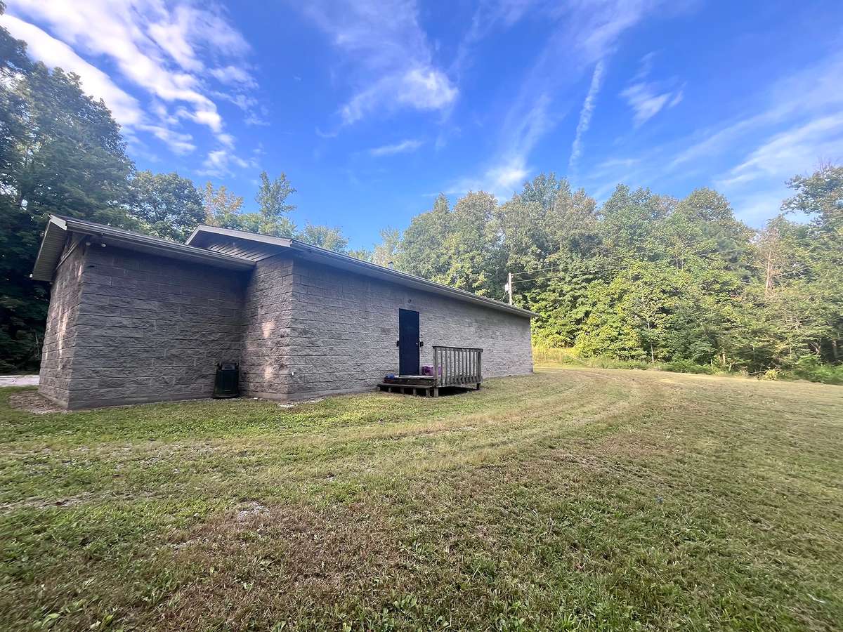 .25 Acres with driveway easement.