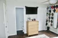 Master bedroom half bathroom