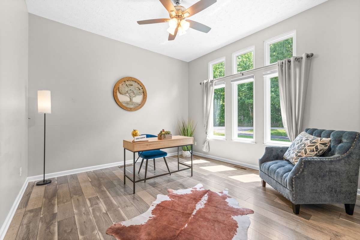 Office/Sitting Room off entry way