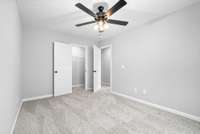 Example photos, colors and materials may vary.